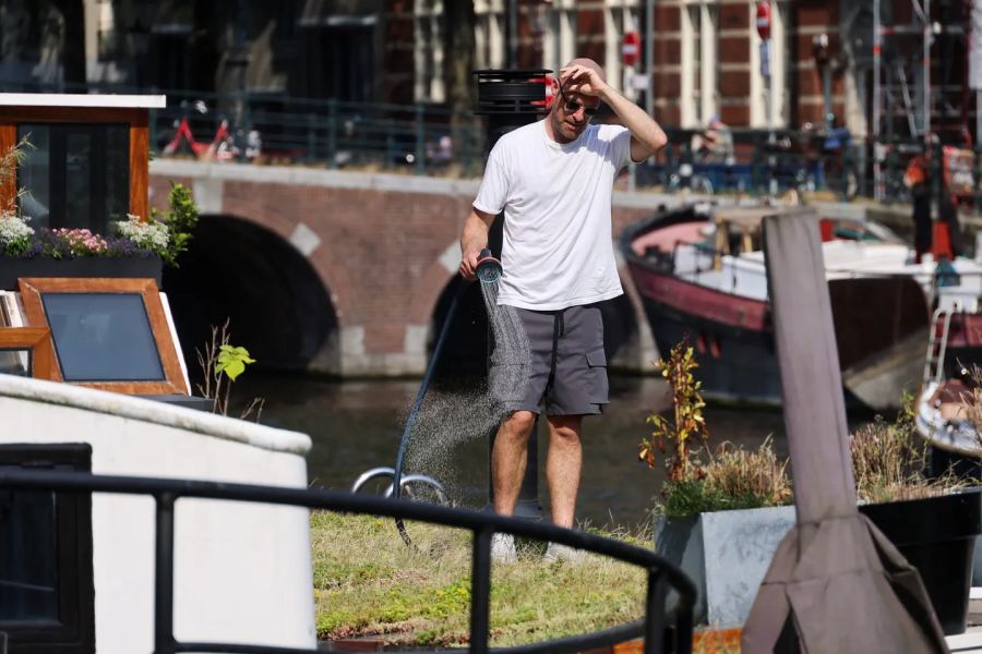Belanda mencatat rekor musim panas yang terik