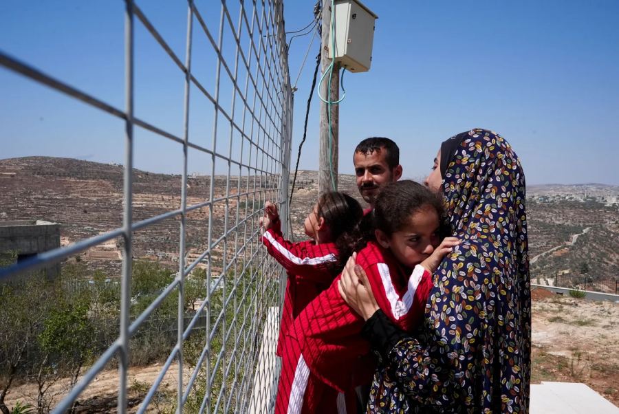 Untuk hari ke-15, pemukim ilegal Israel mengepung tiga rumah warga Palestina di Qusra
