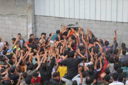 Peringatan internasional akan kembalinya kelaparan di Gaza seiring dengan tutupnya toko roti dan kekurangan tepung yang semakin parah