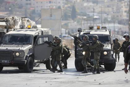 IOF menculik warga Palestina dalam penggerebekan di Bank W