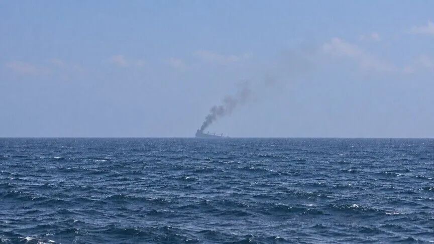 Kapal tanker terkena proyektil tak dikenal di Selat Hormuz: badan maritim Inggris