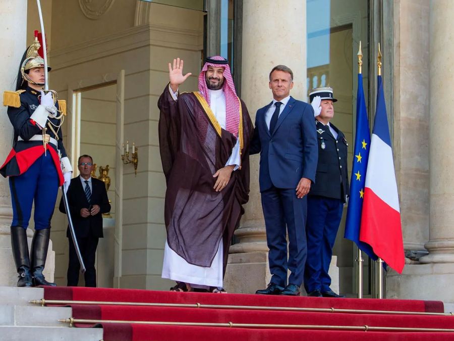Putra Mahkota Saudi dan Presiden Prancis Bahas Cara Mengembangkan Hubungan Bilateral