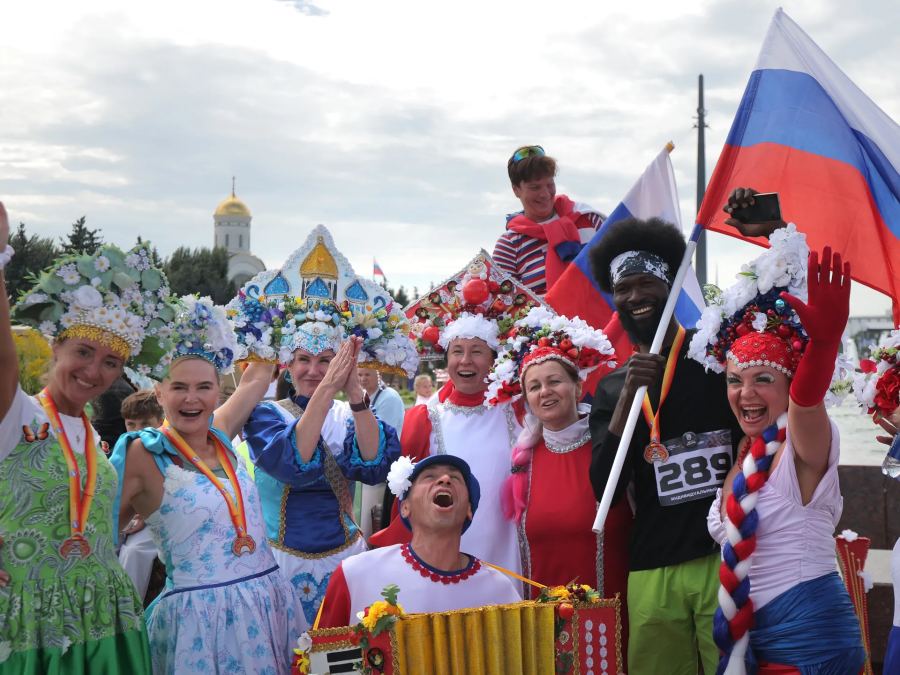 Foto: Rusia merayakan Hari Bendera Nasional di tengah perang dan ketegangan dengan Barat