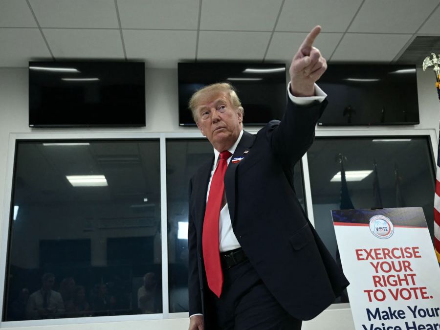 Perang Iran langsung: Trump mengisyaratkan kemungkinan serangan Iran pada hari Minggu atau tercapainya kesepakatan
