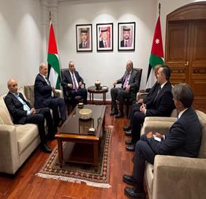 Wakil Presiden Al-Sheikh bertemu Menteri Luar Negeri Yordania untuk membahas perkembangan di Wilayah Pendudukan Palestina