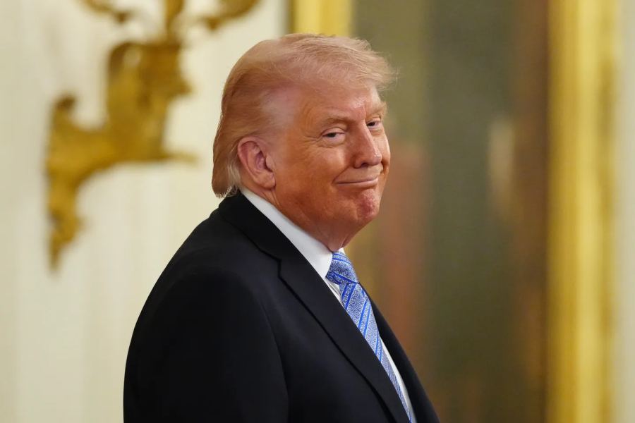 Iran 'benar-benar runtuh': Trump
