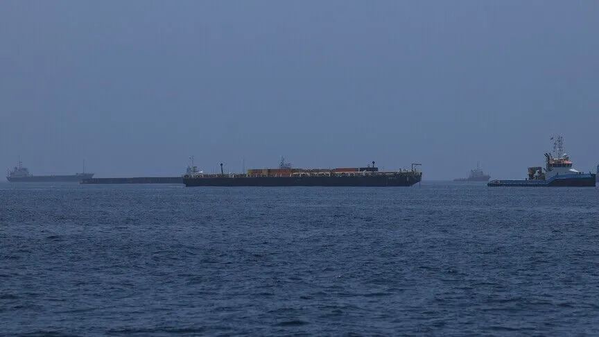 Kapal tanker terkena proyektil tak dikenal di Selat Hormuz: UKMTO