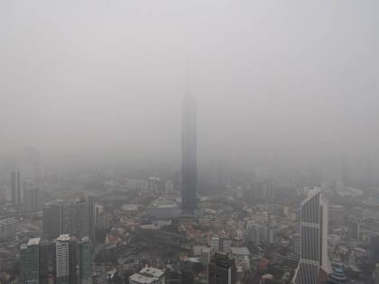 Kabut asap beracun di Asia Tenggara memicu seruan untuk mengambil tindakan hukum terhadap para pencemar