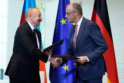 Pencarian mitra Jerman membawanya ke Azerbaijan