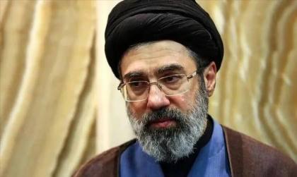 Pemimpin tertinggi Iran menyerukan agar memenuhi persyaratan Teheran untuk mengakhiri perang