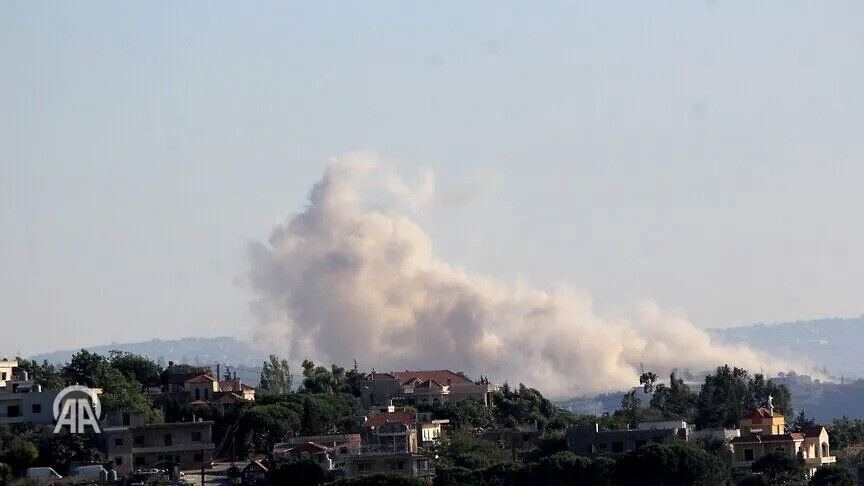 Serangan dan ledakan besar Israel mengguncang Lebanon selatan