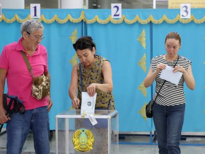 Kazakhstan mengadakan pemilihan parlemen yang diperkirakan akan memperkuat cengkeraman presiden