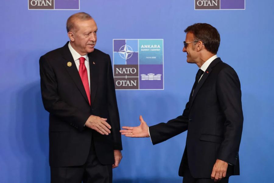 Erdogan mendesak kepemimpinan PBB yang lebih kuat melalui panggilan dengan Macron dan memperluas undangan COP31