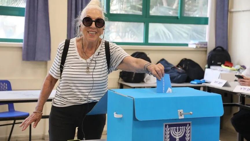 Blok Netanyahu tertinggal dari Eisenkot dalam exit poll Israel