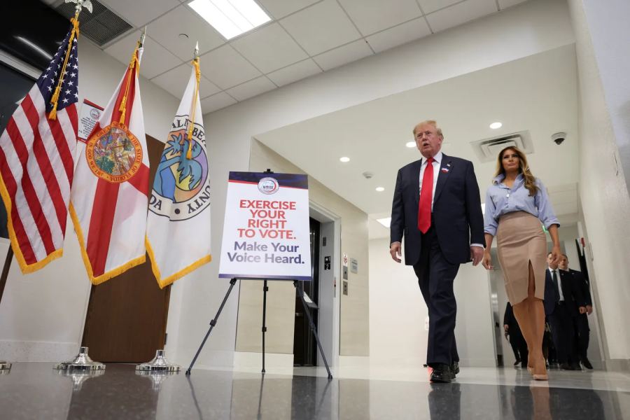 Trump memberikan suara lebih awal di Florida ketika DOJ menekan California mengenai daftar pemilih