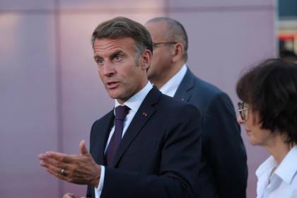 Rusia berupaya 'menghancurkan Ukraina melalui teror': Macron