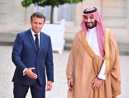 Macron, MBS menolak biaya navigasi di Selat Hormuz