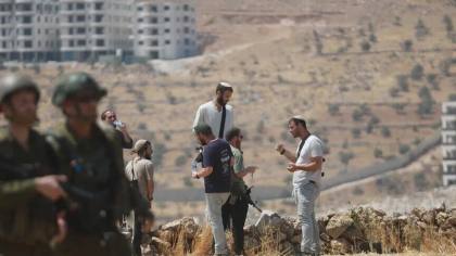 Penjajah Israel menggunakan kekerasan dan intimidasi untuk mengusir warga Palestina dari rumah mereka di Tepi Barat: Ynet