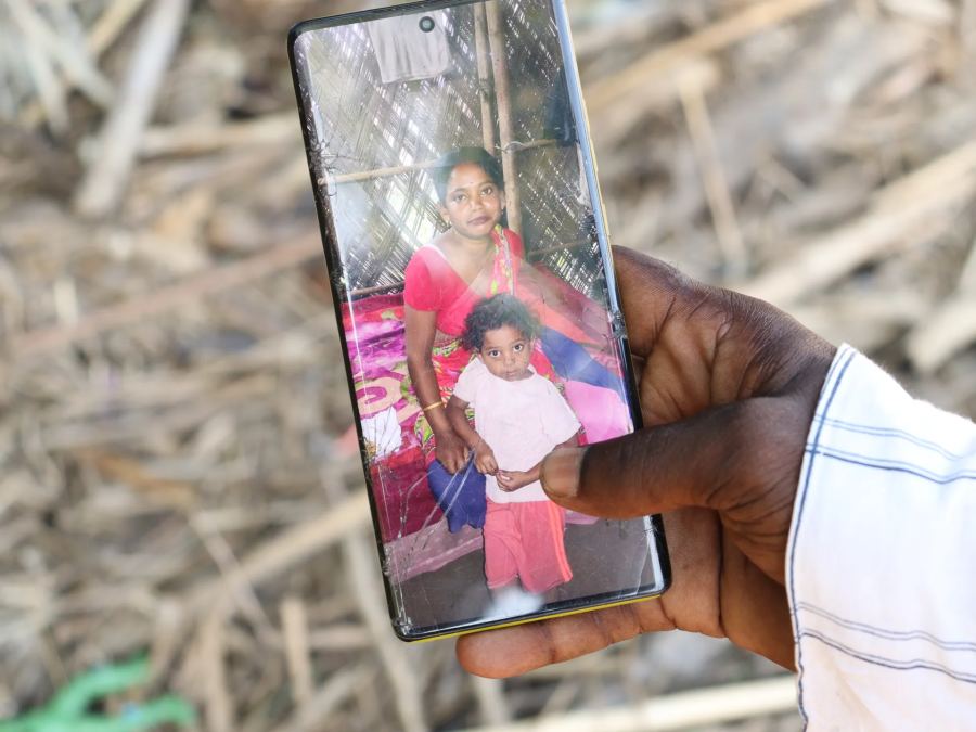 ‘Itu adalah tsunami’: Banjir meninggalkan jejak kematian di Assam, India
