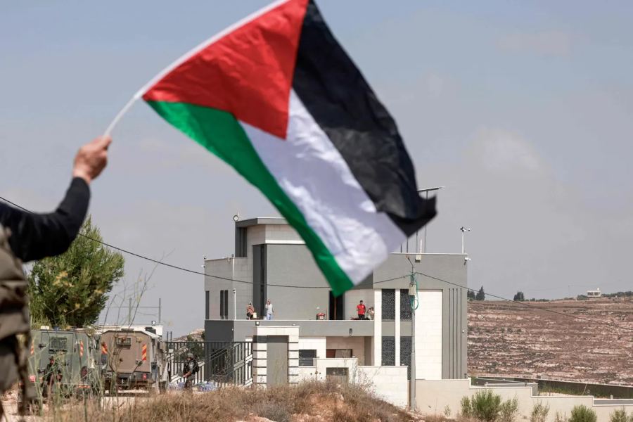Partai Buruh Inggris berbeda pendapat mengenai sanksi yang lebih keras terhadap permukiman ilegal Israel