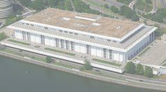 Pejabat Trump mengancam pembongkaran Kennedy Center jika pengadilan menghalangi renovasi