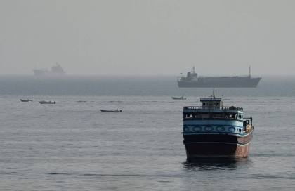 Komite parlemen Iran menyetujui biaya kapal yang menggunakan Selat Hormuz