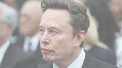 Musk mengatakan SpaceX membatasi koneksi Starlink Ukraina saat layanan dipulihkan