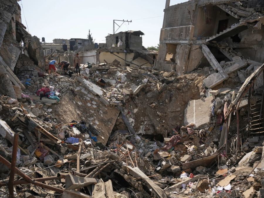Serangan udara Israel di dekat kamp pengungsi Gaza menewaskan satu orang dan melukai dua lainnya