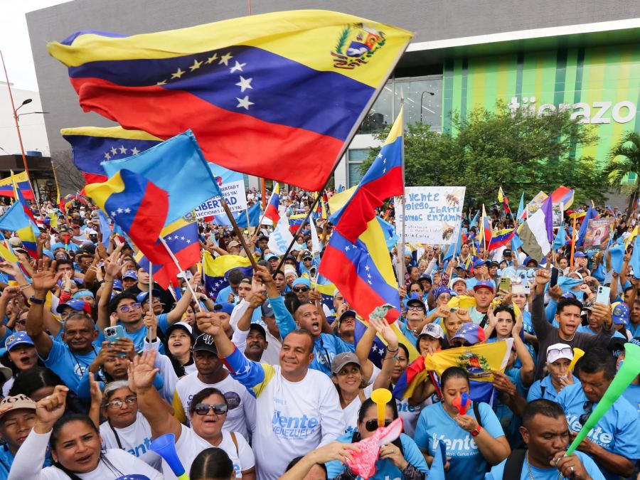 Rakyat Venezuela menuntut diadakannya pemilu yang merupakan protes nasional pertama dalam hampir dua tahun