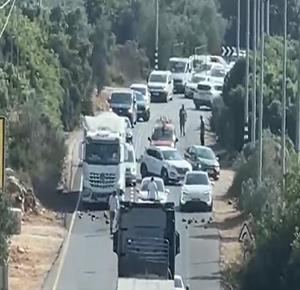 Penjajah Israel memblokir jalan Wadi Qana di sebelah barat Deir Istiya di Salfit