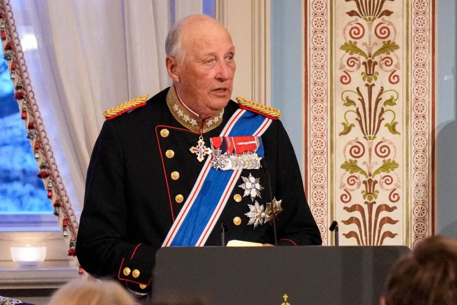 Raja Harald V dari Norwegia dalam kondisi 'sangat serius' saat keluarga berkumpul di rumah sakit