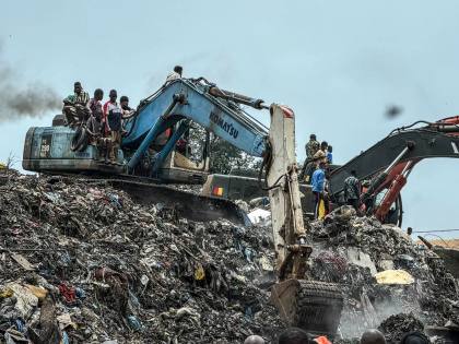 Foto: Runtuhnya TPA yang menjulang tinggi menewaskan 30 orang di ibu kota Guinea, Conakry