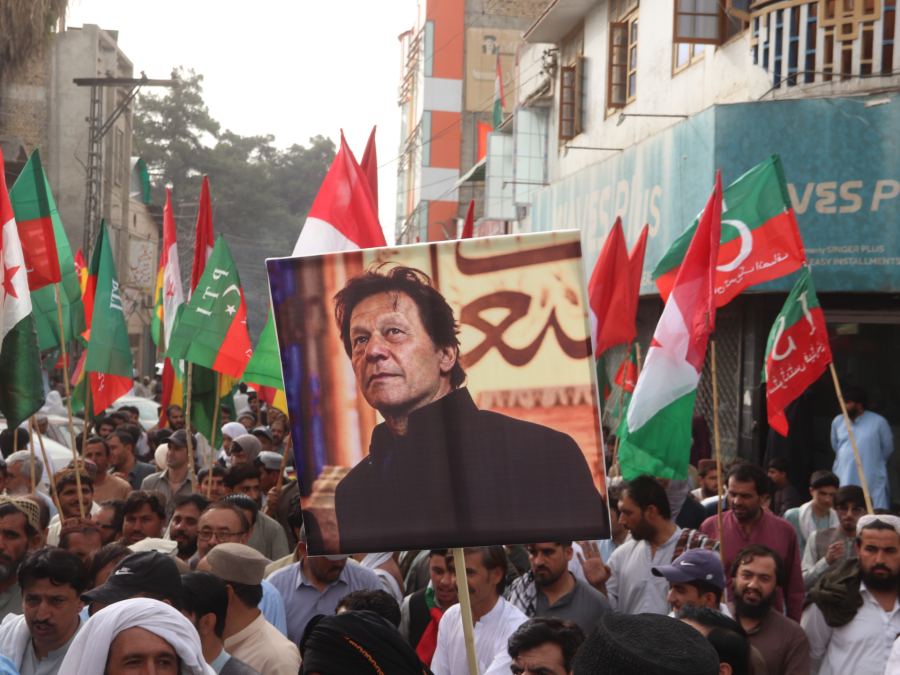 PTI Pakistan meminta tindakan penghinaan atas pemindahan rumah sakit Imran Khan yang dipenjarakan