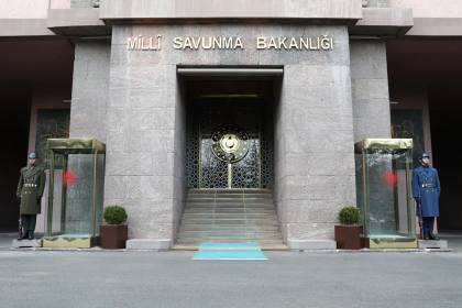 Kementerian Pertahanan Turki menyambut baik pembubaran SDF yang dipimpin YPG dan integrasi ke negara Suriah