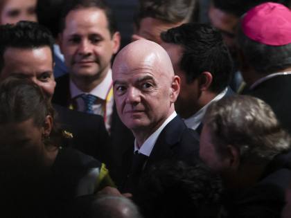 Infantino menentang wakil presiden FIFA, muncul di Karibia